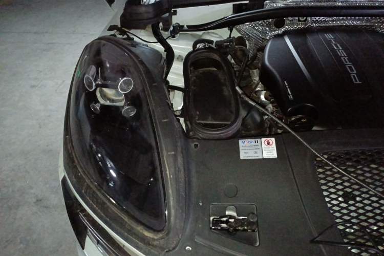 Used Porsche Macan 2021 Macan 2.0T Engine Bay Right