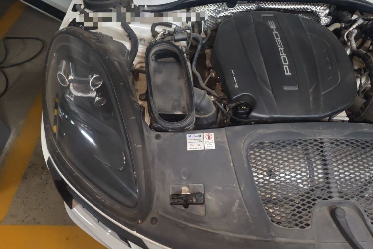 Used Porsche Macan 2021 Macan 2.0T Engine Bay Right