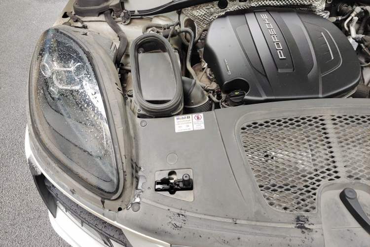 Used Porsche Macan 2021 Macan 2.0T Engine Bay Right