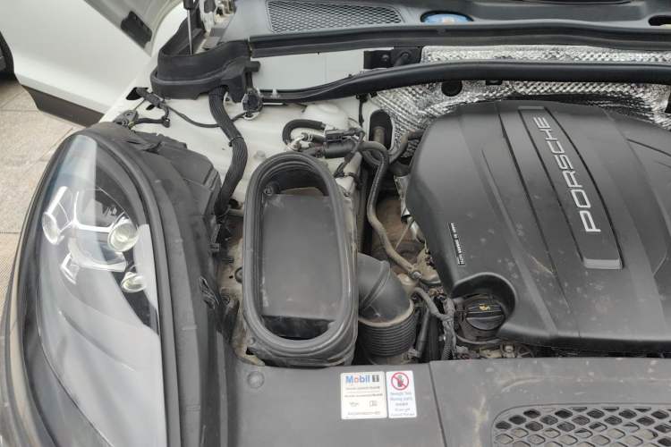 Used Porsche Macan 2021 Macan 2.0T Engine Bay Right