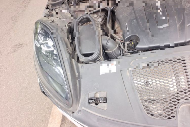 Used Porsche Macan 2021 Macan 2.0T Engine Bay Right