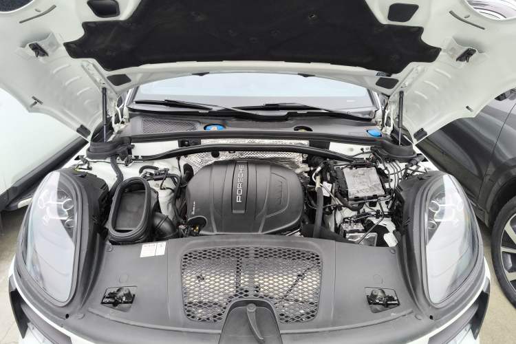 Used Porsche Macan 2021 Macan 2.0T Engine Bay