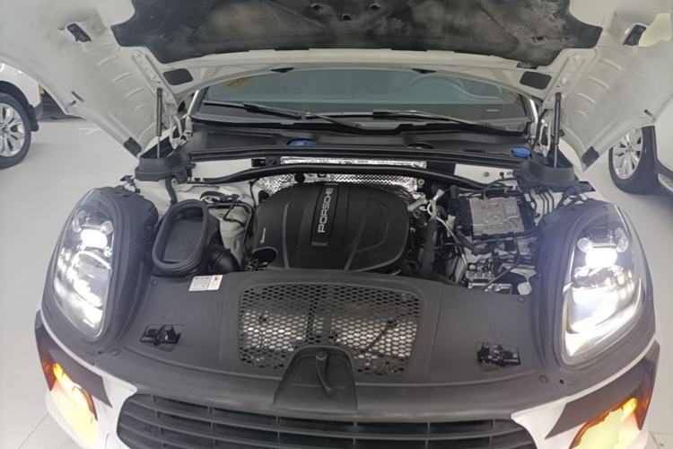 Used Porsche Macan 2021 Macan 2.0T Engine Bay