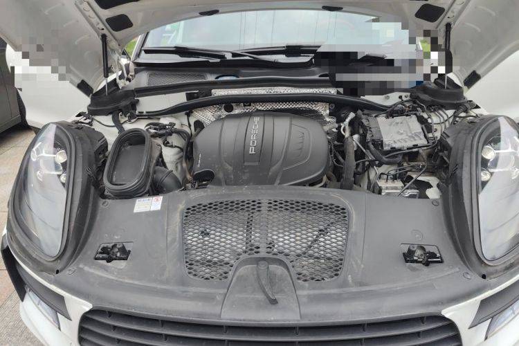 Used Porsche Macan 2021 Macan 2.0T Engine Bay