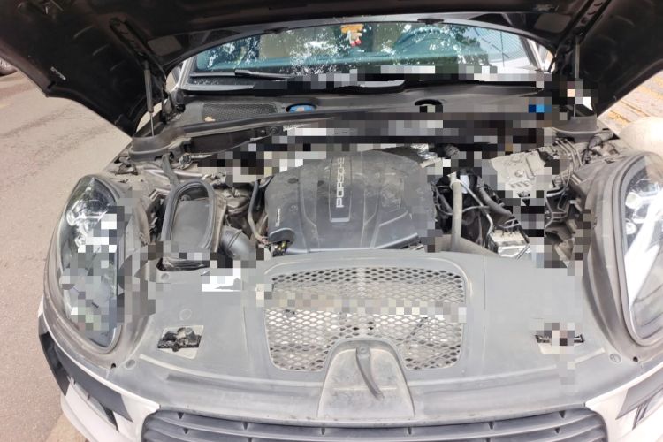 Used Porsche Macan 2021 Macan 2.0T Engine Bay