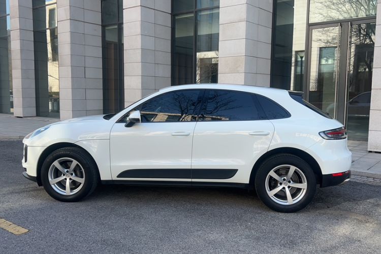 Used Porsche Macan 2021 Macan 2.0T Exterior 4