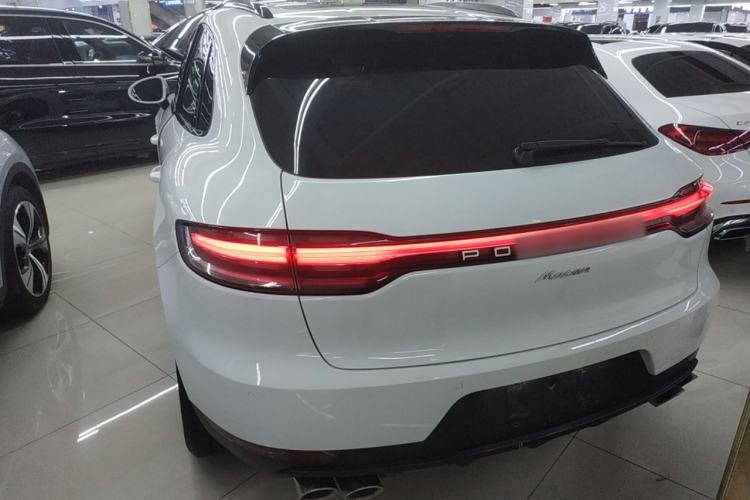 Used Porsche Macan 2021 Macan 2.0T Exterior 4