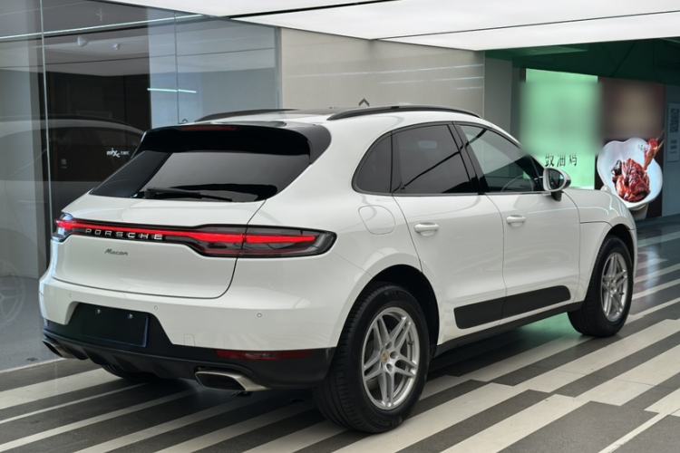 Used Porsche Macan 2021 Macan 2.0T Exterior 4