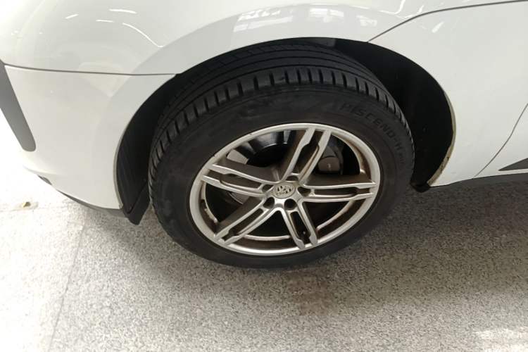 Used Porsche Macan 2021 Macan 2.0T Exterior 4