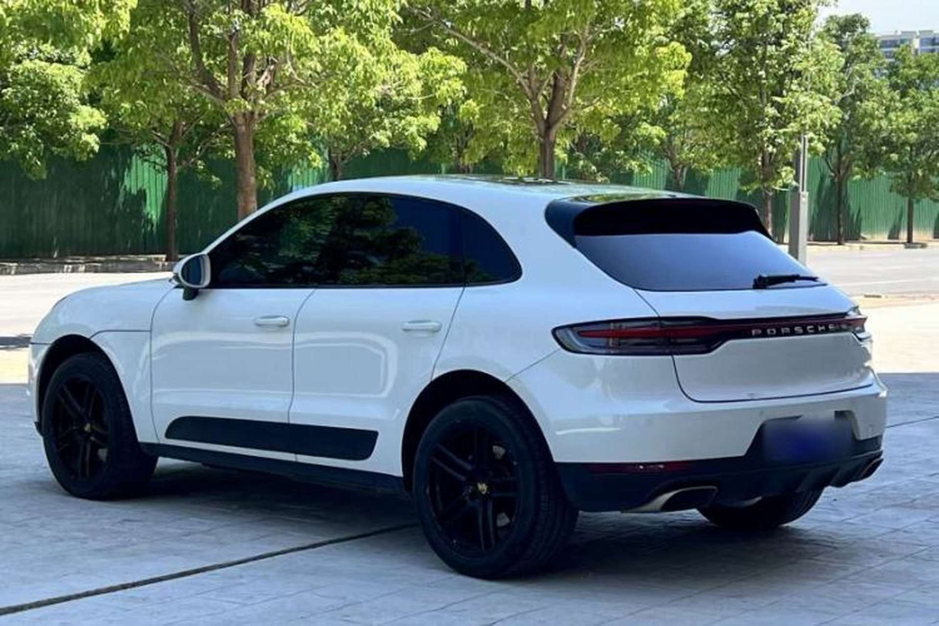 Used Porsche Macan 2021 Macan 2.0T Exterior 4
