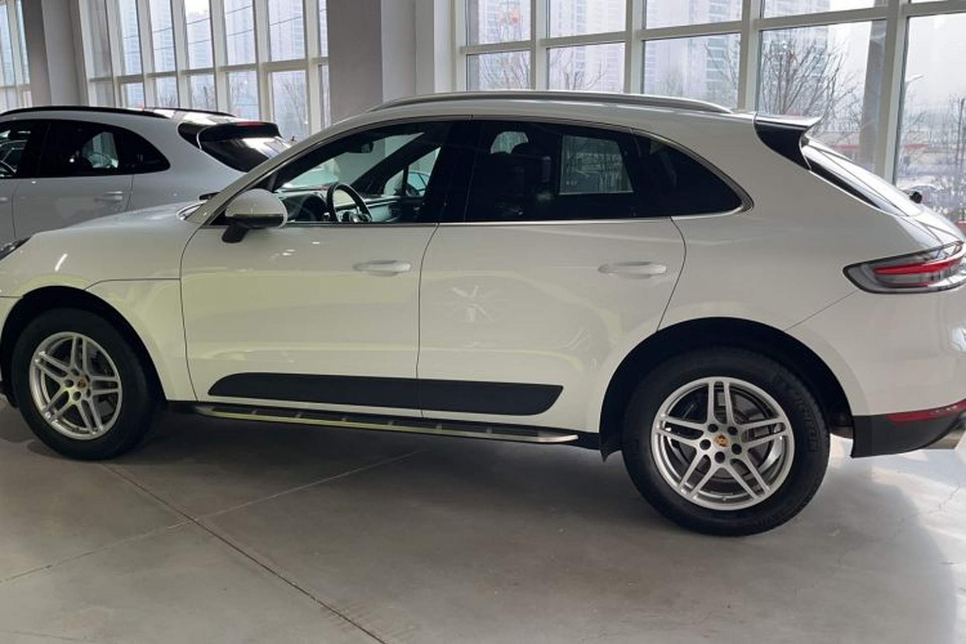 Used Porsche Macan 2021 Macan 2.0T Exterior 5