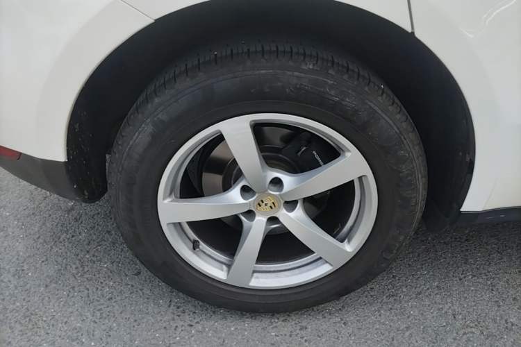 Used Porsche Macan 2021 Macan 2.0T Exterior 5