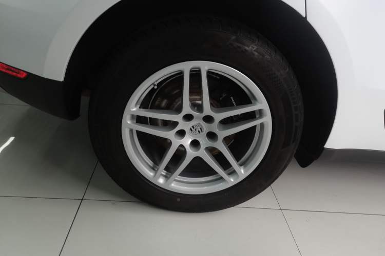 Used Porsche Macan 2021 Macan 2.0T Exterior 5