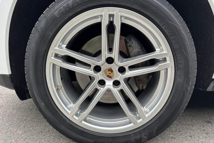 Used Porsche Macan 2021 Macan 2.0T Exterior 9