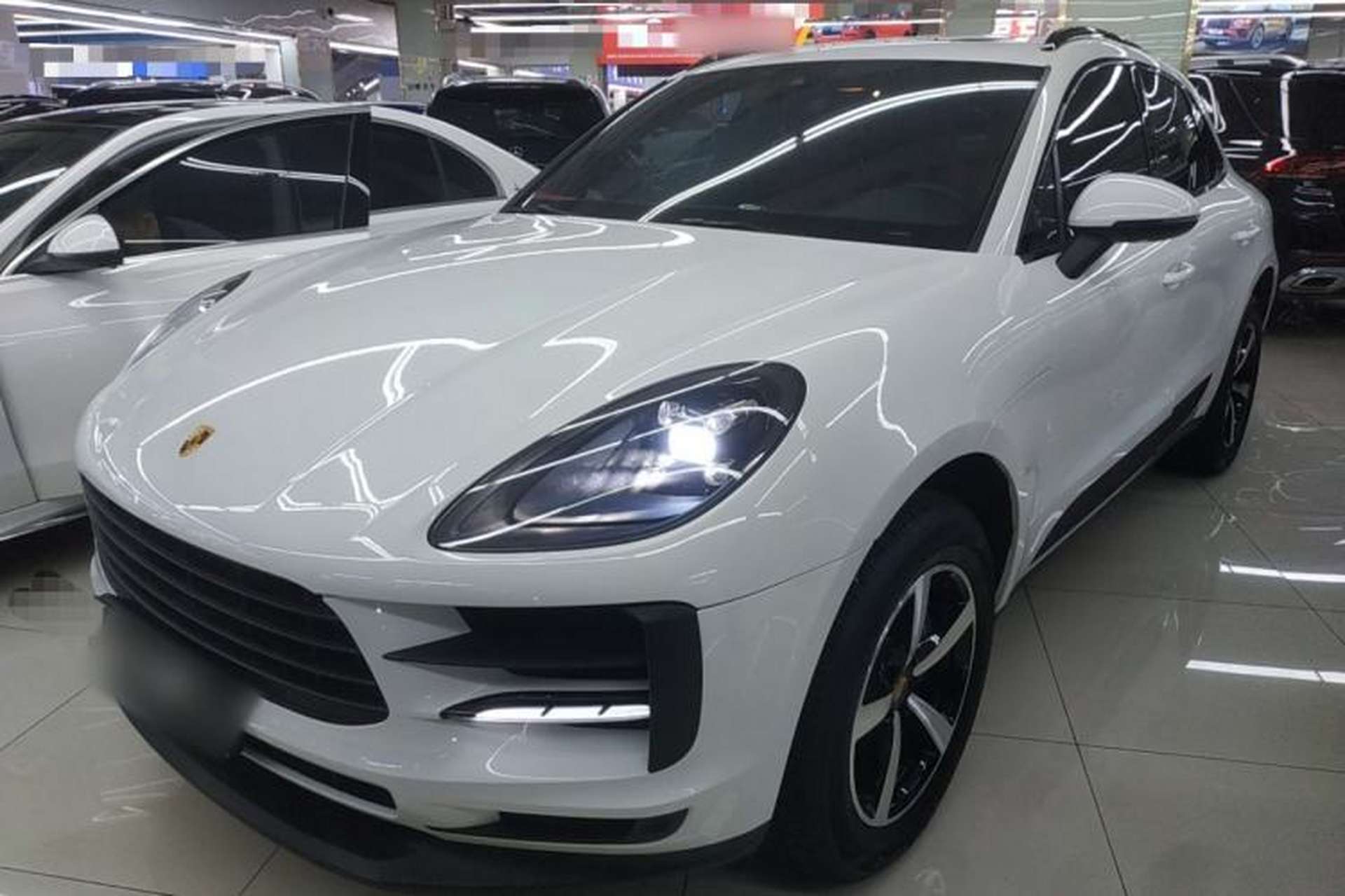 Used Porsche Macan 2021 Macan 2.0T Front Left 45 Deg