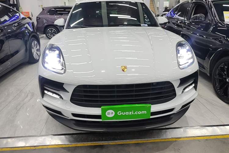 Used Porsche Macan 2021 Macan 2.0T Front