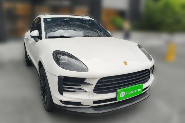 Used Porsche Macan 2021 Macan 2.0T Front Right 45 Deg