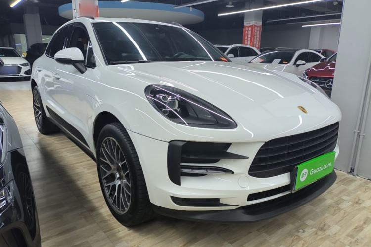 Used Porsche Macan 2021 Macan 2.0T Front Right 45 Deg