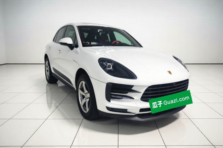 Used Porsche Macan 2021 Macan 2.0T Front Right 45 Deg