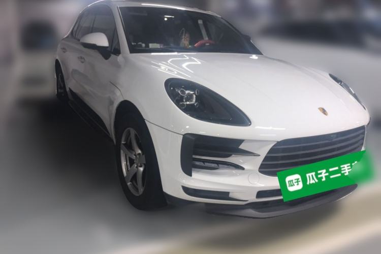 Used Porsche Macan 2021 Macan 2.0T Front Right 45 Deg