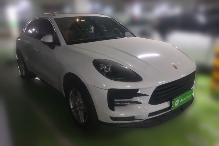 Used Porsche Macan 2021 Macan 2.0T Front Right 45 Deg