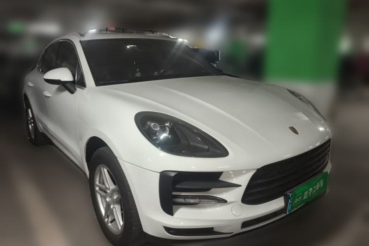 Used Porsche Macan 2021 Macan 2.0T Front Right 45 Deg