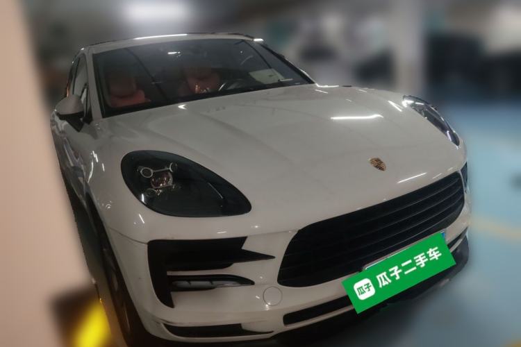 Used Porsche Macan 2021 Macan 2.0T Front Right 45 Deg