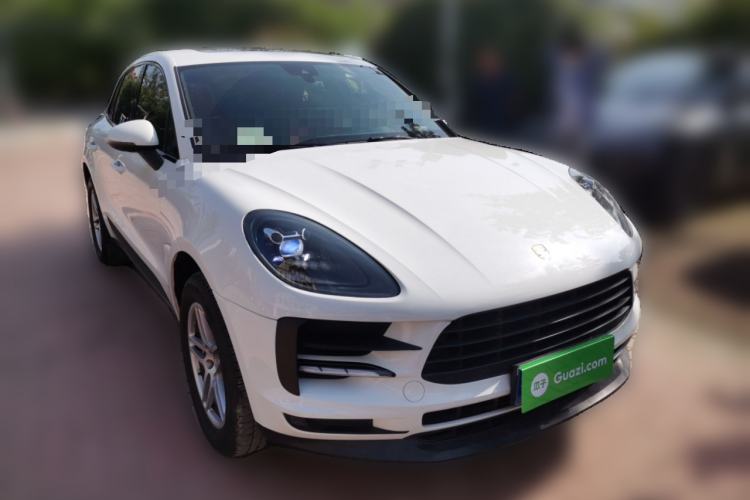 Used Porsche Macan 2021 Macan 2.0T Front Right 45 Deg