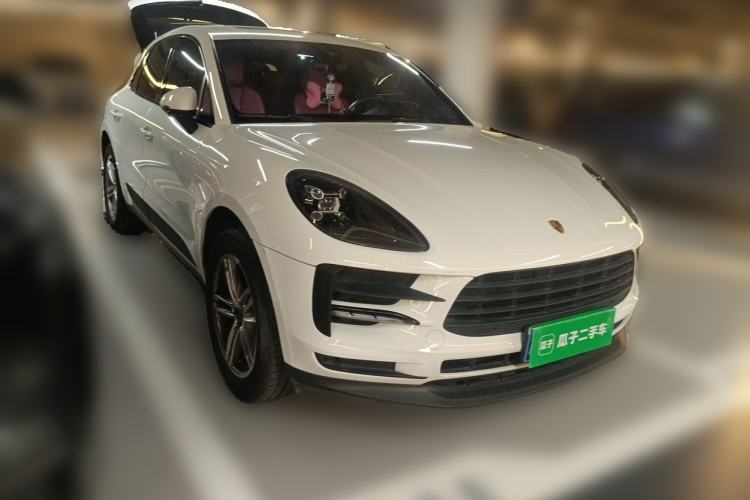 Used Porsche Macan 2021 Macan 2.0T Front Right 45 Deg