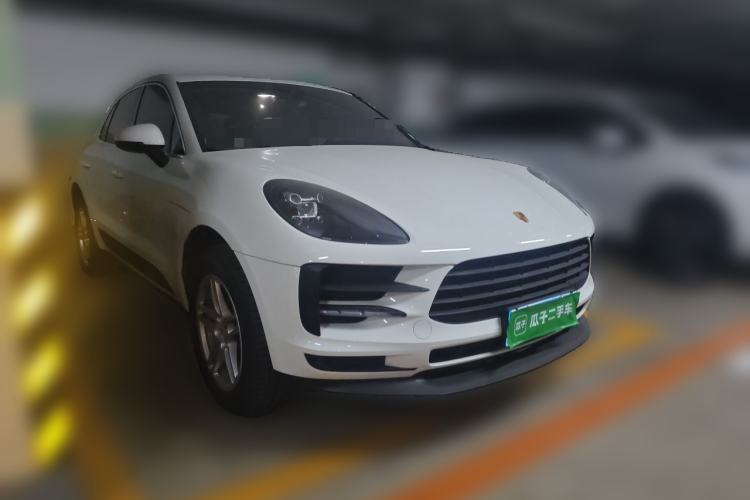 Used Porsche Macan 2021 Macan 2.0T Front Right 45 Deg