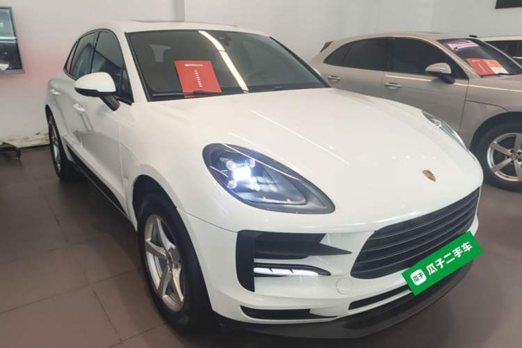 Used Porsche Macan 2021 Macan 2.0T Front Right 45 Deg