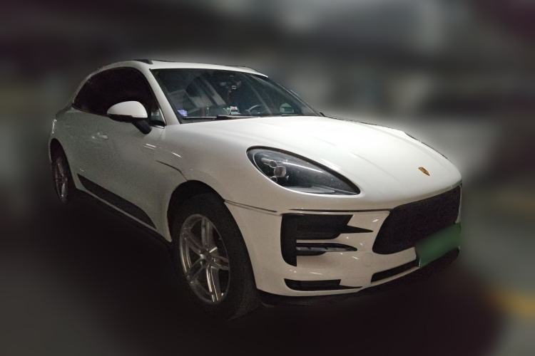 Used Porsche Macan 2021 Macan 2.0T Front Right 45 Deg