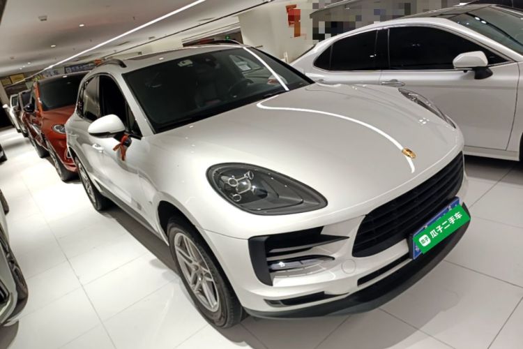 Used Porsche Macan 2021 Macan 2.0T Front Right 45 Deg