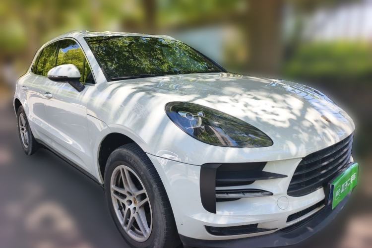 Used Porsche Macan 2021 Macan 2.0T Front Right 45 Deg