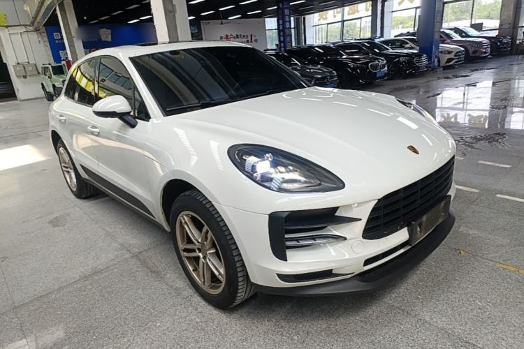Used Porsche Macan 2021 Macan 2.0T Front Right 45 Deg