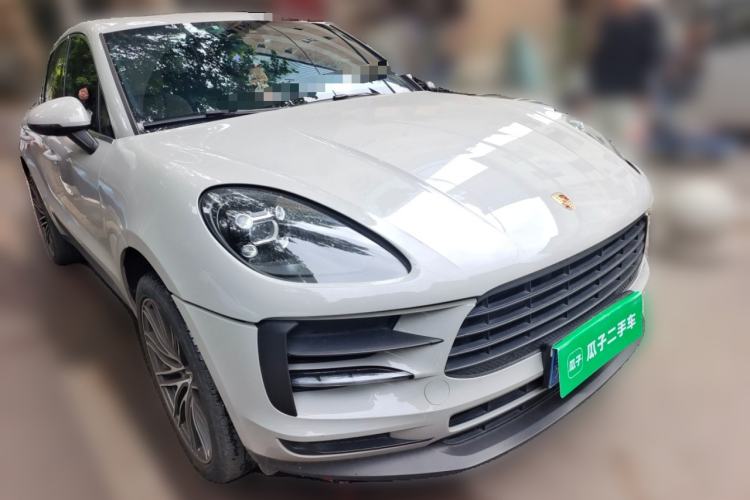 Used Porsche Macan 2021 Macan 2.0T Front Right 45 Deg