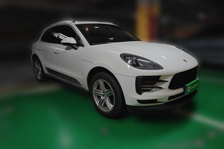 Used Porsche Macan 2021 Macan 2.0T Front Right 45 Deg