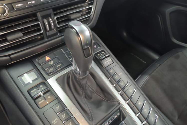 Used Porsche Macan 2021 Macan 2.0T Gear Lever