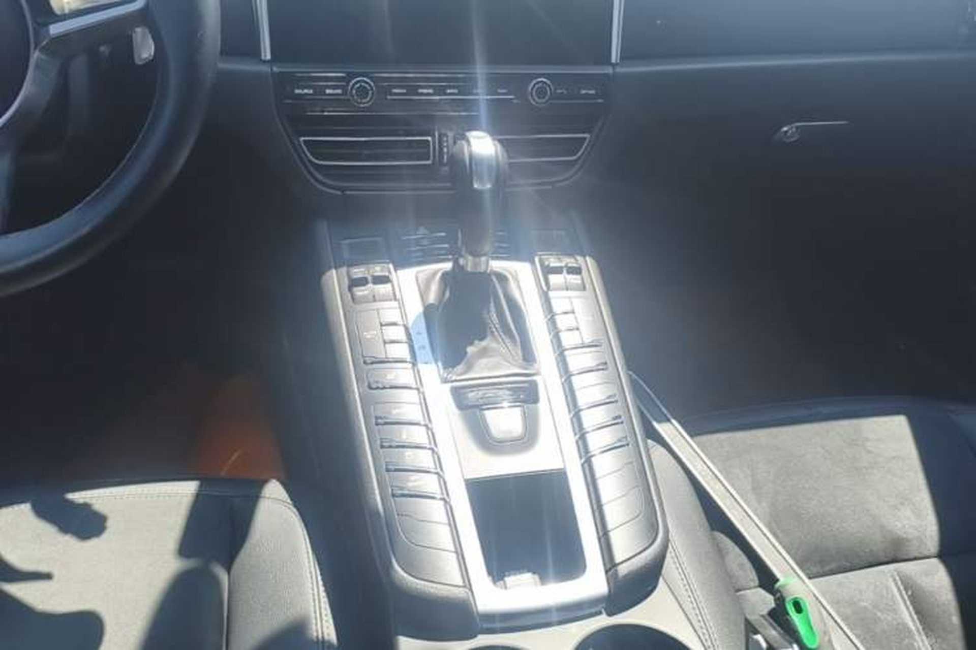 Used Porsche Macan 2021 Macan 2.0T Gear Lever
