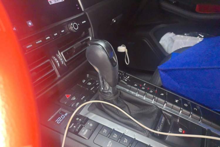 Used Porsche Macan 2021 Macan 2.0T Gear Lever