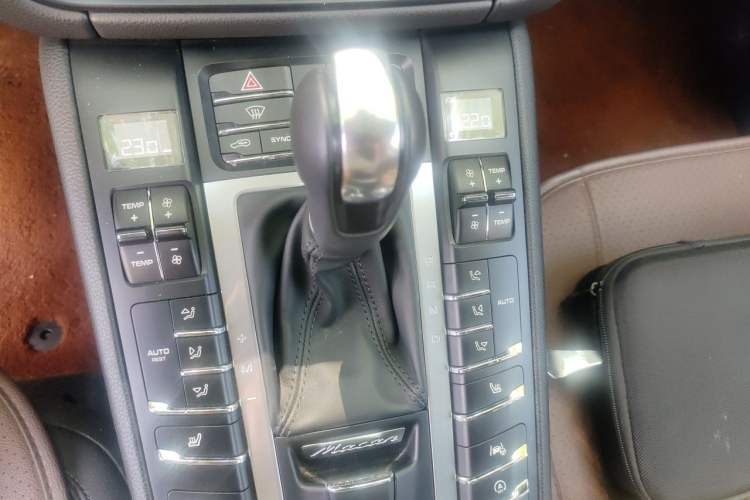 Used Porsche Macan 2021 Macan 2.0T Gear Lever