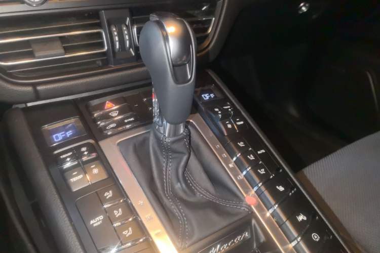 Used Porsche Macan 2021 Macan 2.0T Gear Lever