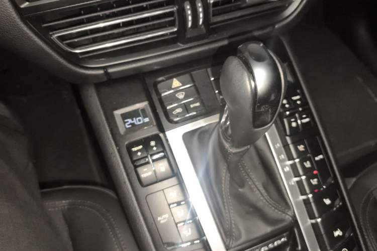 Used Porsche Macan 2021 Macan 2.0T Gear Lever