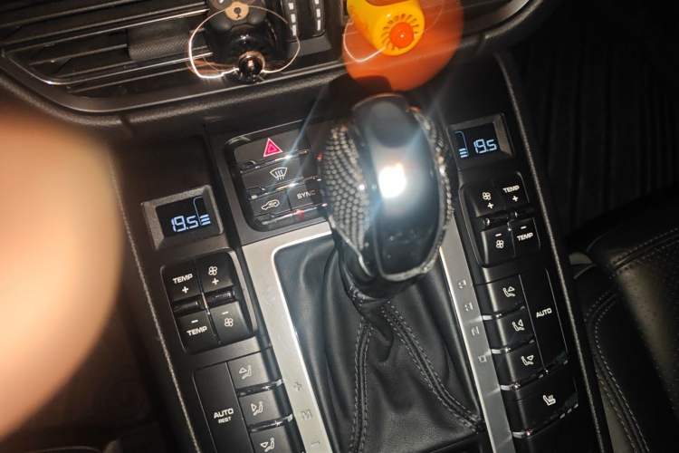 Used Porsche Macan 2021 Macan 2.0T Gear Lever
