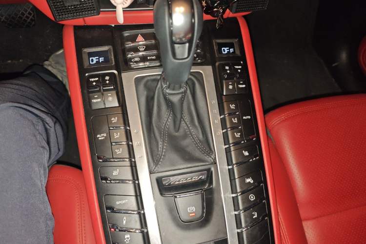 Used Porsche Macan 2021 Macan 2.0T Gear Lever