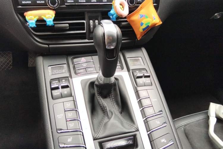 Used Porsche Macan 2021 Macan 2.0T Gear Lever