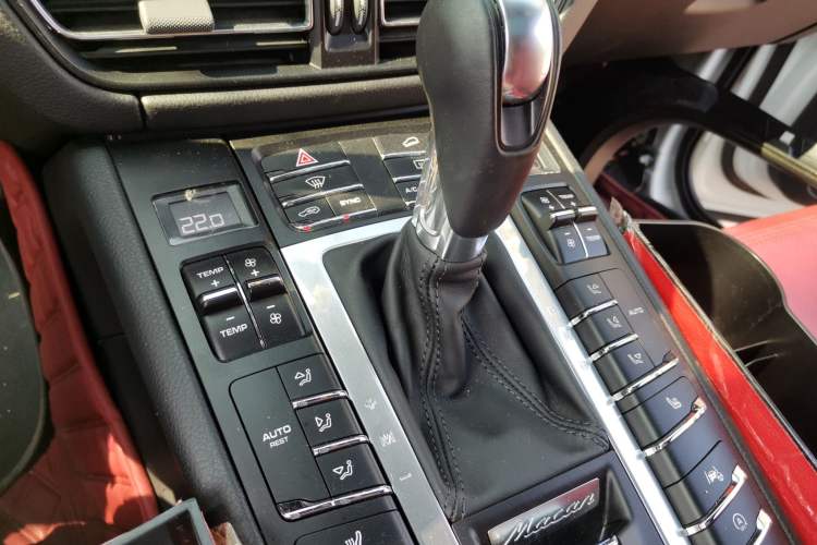 Used Porsche Macan 2021 Macan 2.0T Gear Lever