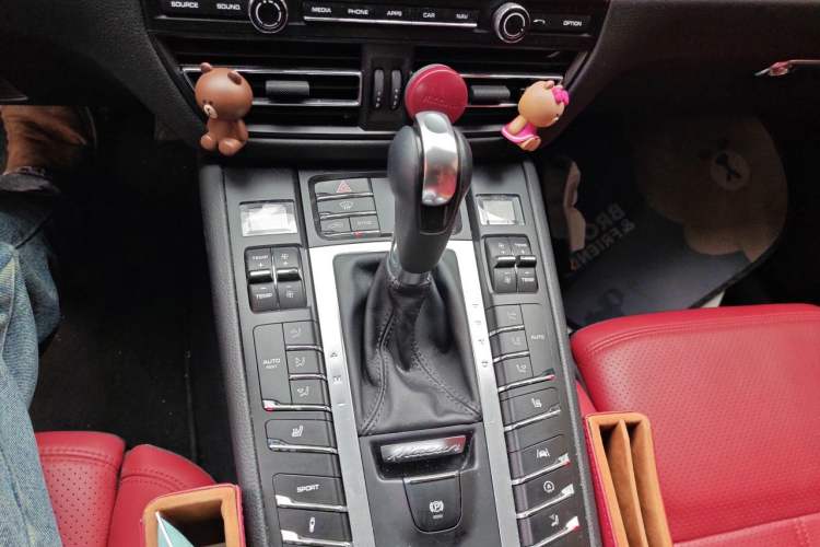 Used Porsche Macan 2021 Macan S 3.0T Gear Lever