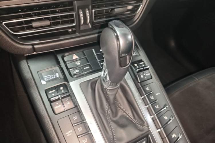 Used Porsche Macan 2021 Macan 2.0T Gear Lever