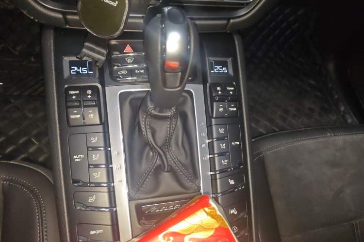 Used Porsche Macan 2021 Macan 2.0T Gear Lever